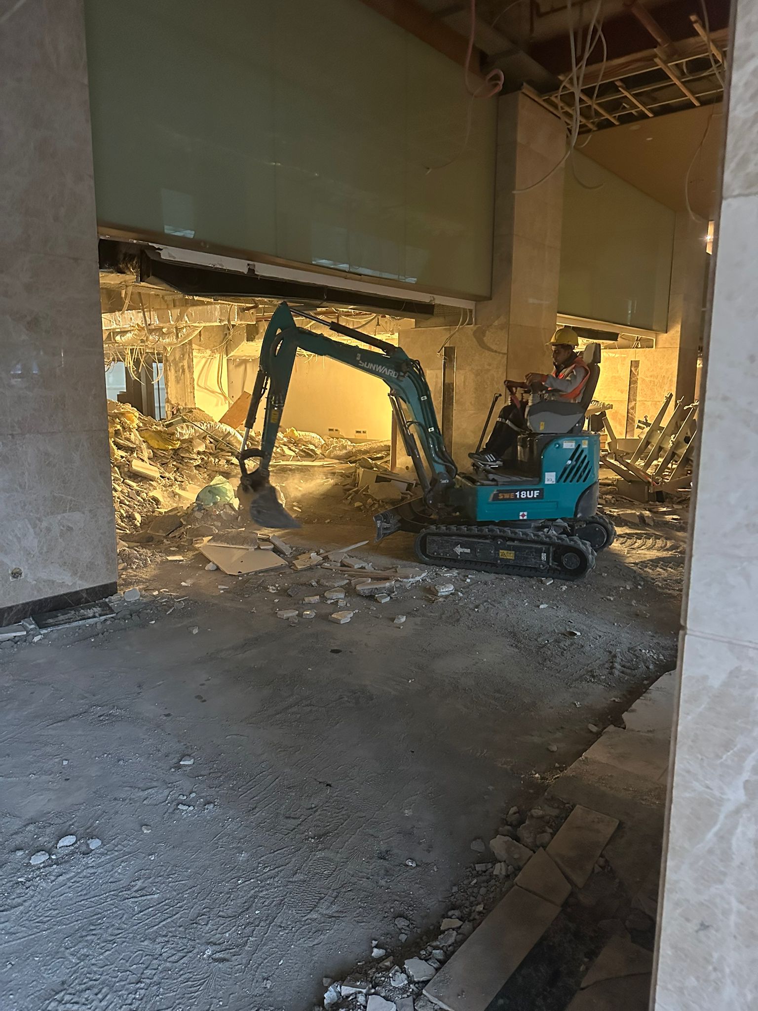 Efes Otel Restorasyon Öncesi Yıkım 